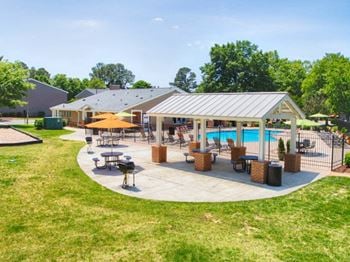 Grill area at hunting ridge apartments